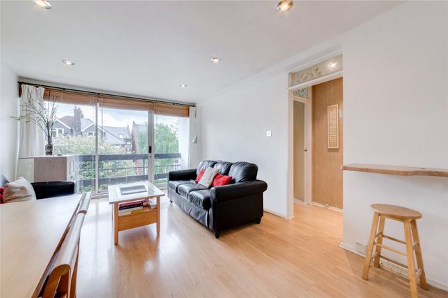 Flat for sale in Coolhurst Road, London