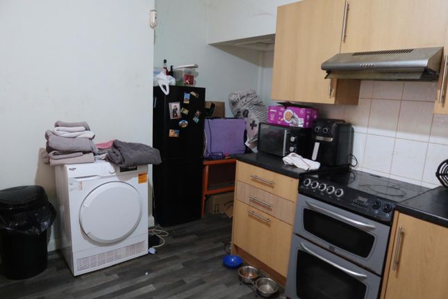 2-bed house on 5, Pine Street, Burnley, £75,000