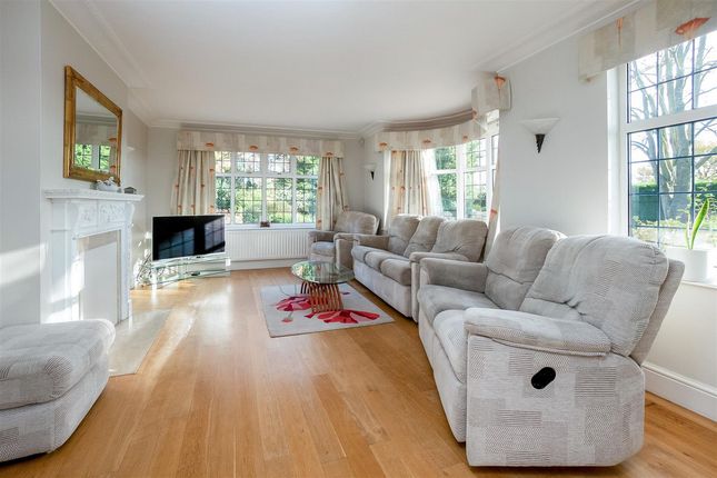 Detached house for sale in Stoneleigh Road Coventry, Warwickshire