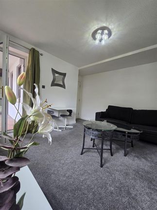 Flat to rent in Melrose Apartmets, 159 Heathersage Road, Manchester