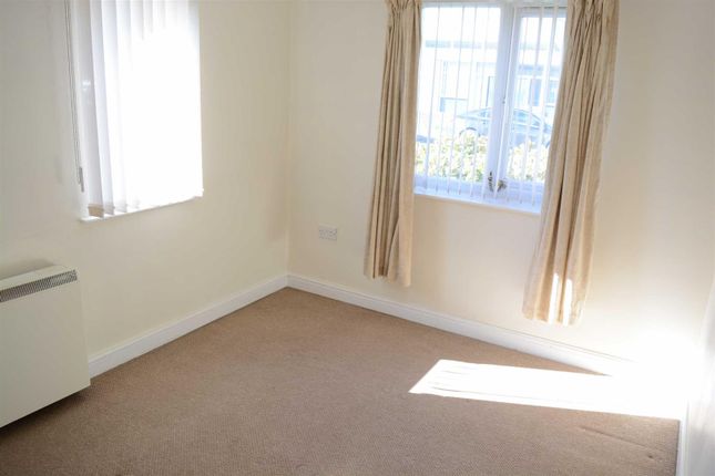 Flat for sale in Portholme Road, Selby