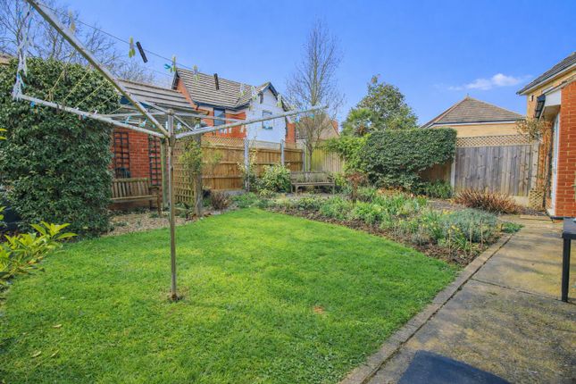 20, Aynsley Gardens, Church Langley photo 3