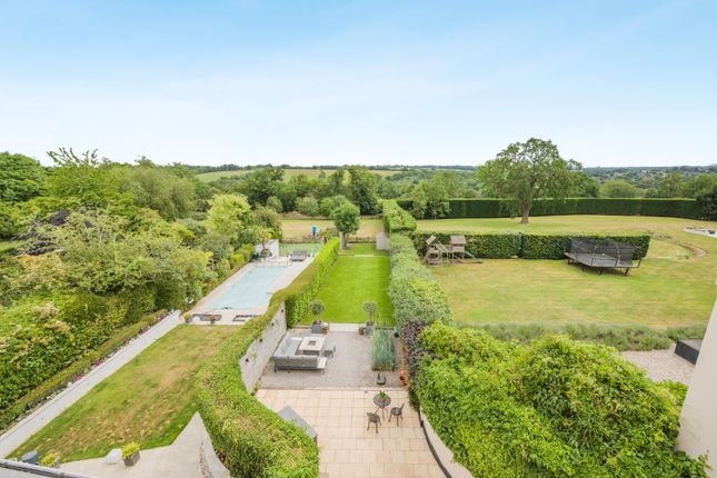 4 Tolmers Park,, Carbone Hill, Newgate Street photo 4
