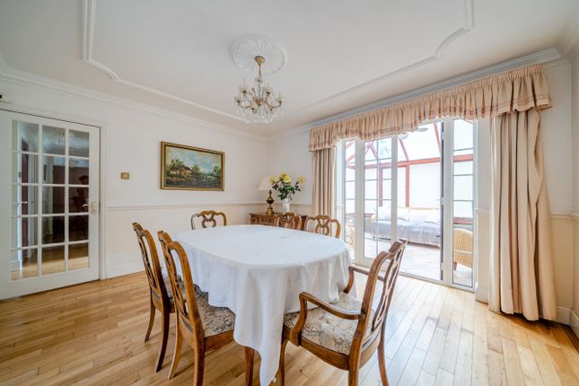 16, Copley Dene, Bromley photo 3