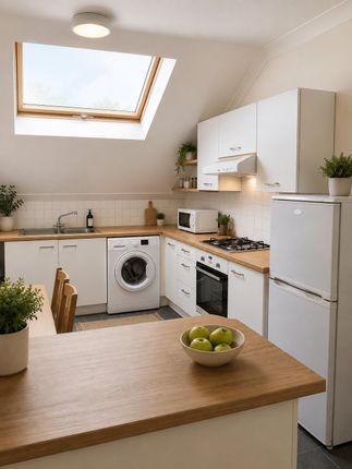 Flat 6, 263 Chamberlayne Road, London photo 5