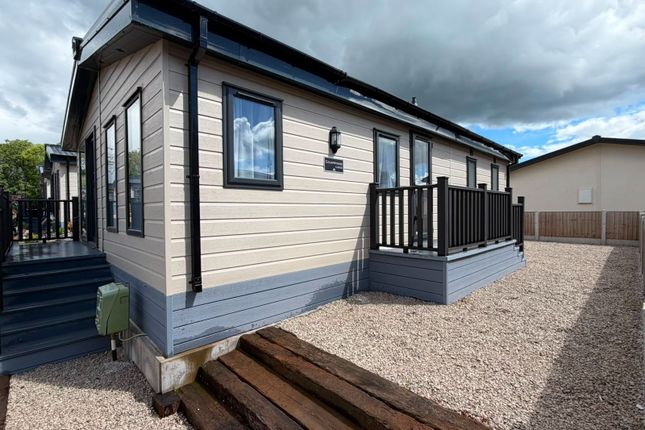 2-bed caravan on 89, Valley View Park, Chapel Lane, Bridgnorth, £165,000