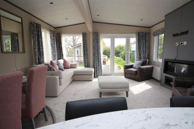 Pemberton Arrondale, S12, The Hollies, London Road, Lowestoft photo 3