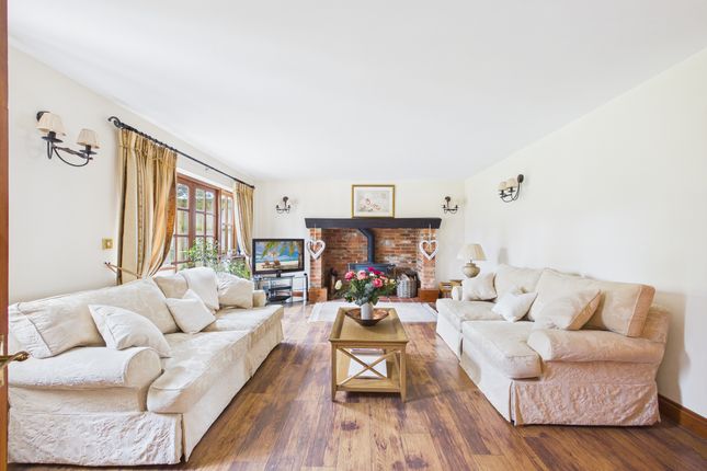 Juniper Cottage, The Lane, Lower Icknield Way, Chinnor photo 4