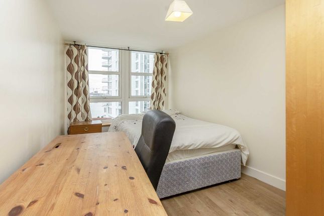 Flat to rent in Manchester Road, London