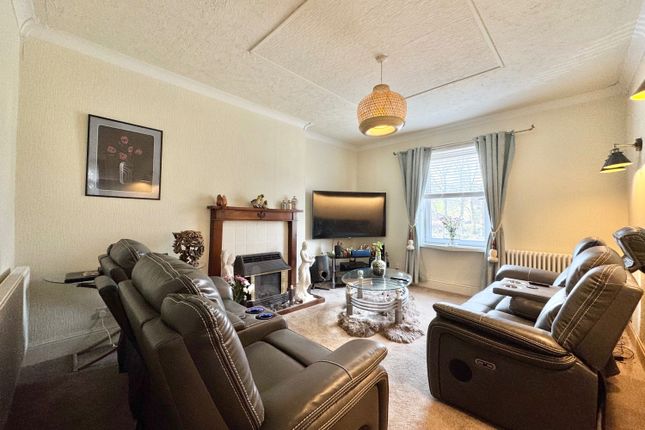 17, Dalry Road, Kilbirnie photo 2
