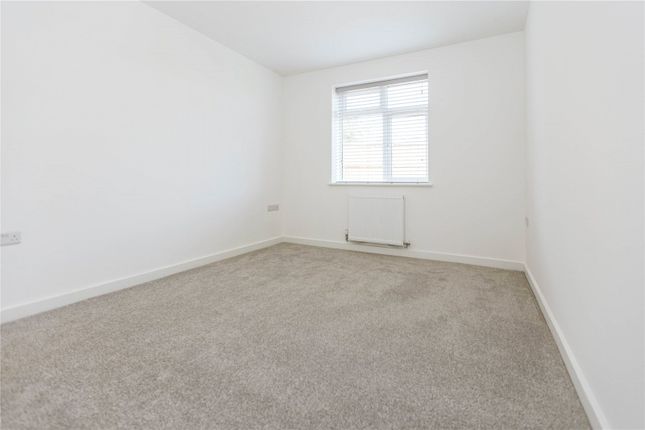 Flat 4 Apex Court, 15, Air Balloon Road, Bristol photo 4