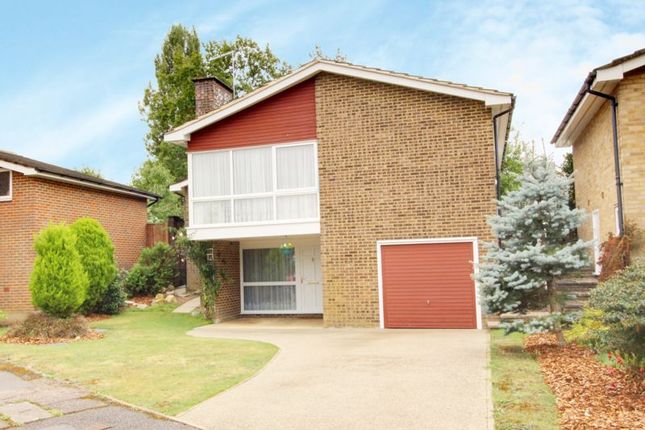 3-bed detached on 6, Highfields, Cuffley, £650,000