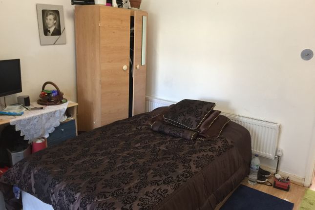 Flat for sale in Northbrooke Road, Ilford
