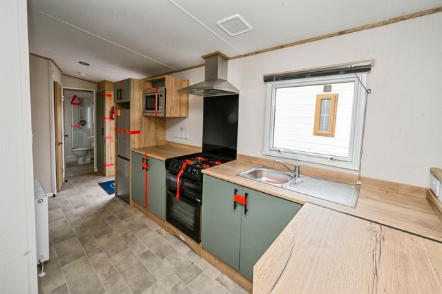 Cowarth Deluxe, Witham Bank, Lincoln photo 4