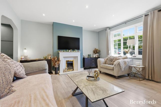 4, Crescent Avenue, Hornchurch photo 4