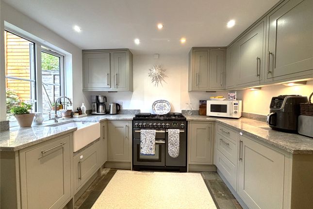 82, Lion Lane, Surrey photo 4