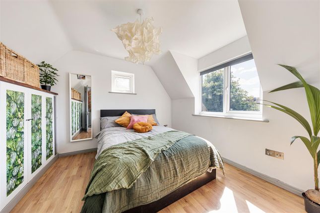 Property for sale in Morris Avenue, London