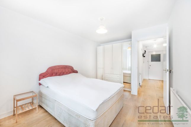 Flat to rent in Crewys Road, London