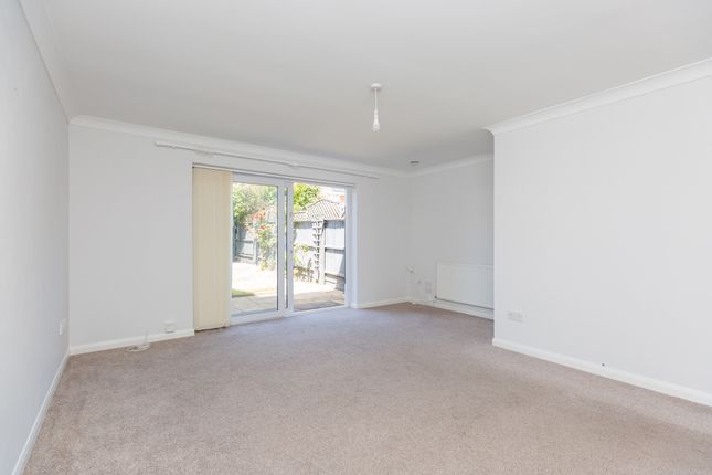 21 Primrose Close, Gillingham photo 3
