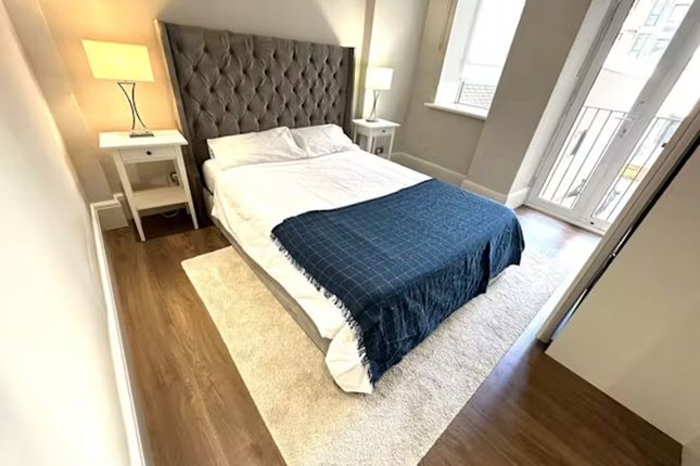 Flat to rent in Students - Central London, 22 Dingley Rd, London