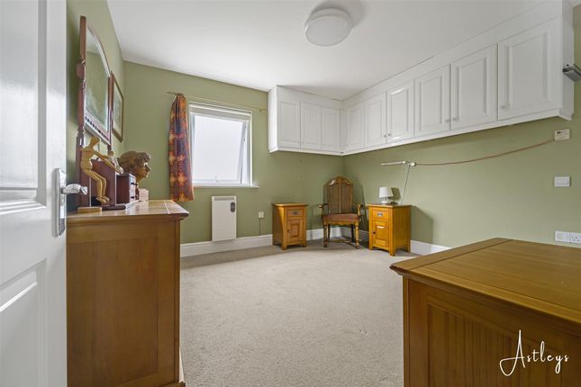 30, Willow Court, Swansea photo 4