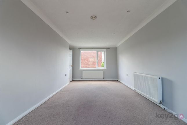 5, Oak Close, Sheffield photo 4