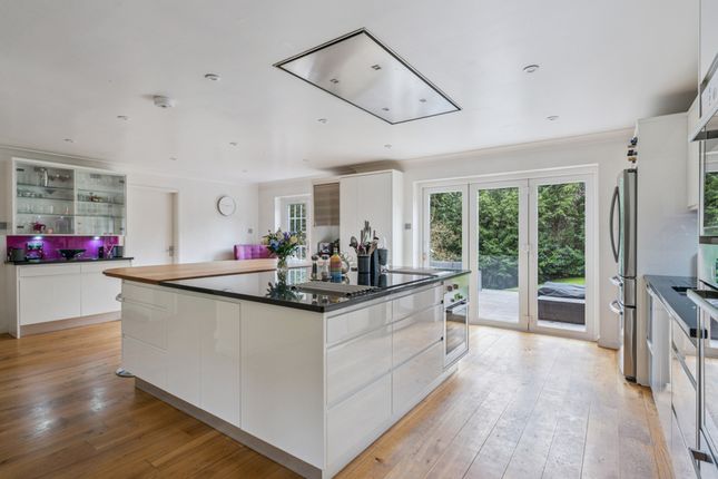 Corner House, 44, Magnolia Dene, High Wycombe photo 5