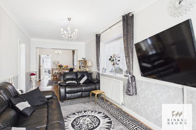 12, Elm grove, Hullbridge photo 2