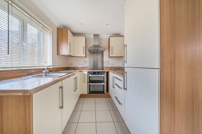 17, Jagoda Court, Swindon photo 4