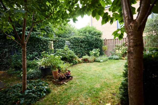 4, Essex Mews, London photo 4