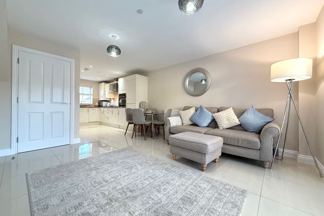 12 Y Dolydd, Aberdare photo 3