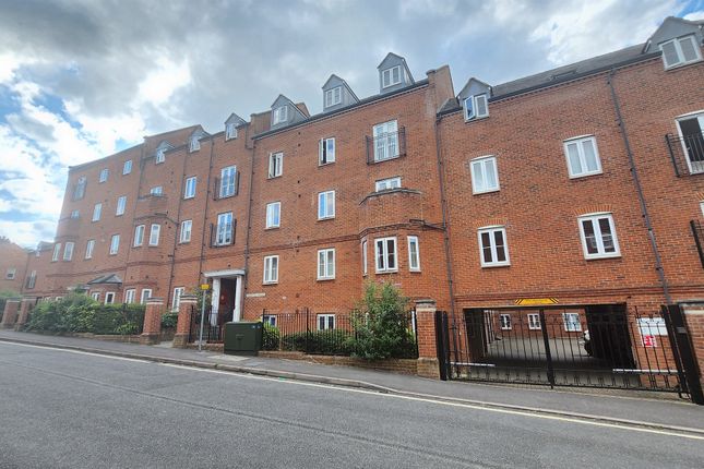 Flat for sale in Britannia Road, Banbury