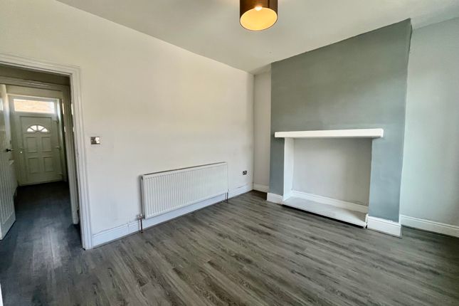 13, Woodhall Terrace, BRADFORD photo 3