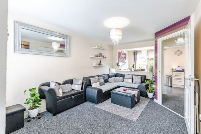 31, Centenary Way, Raunds photo 4
