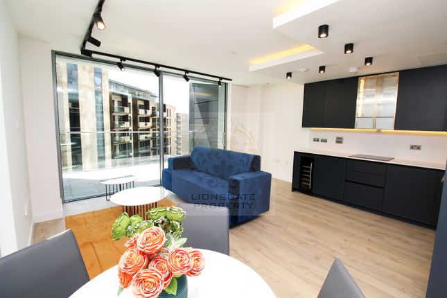 Apartment 9/Valencia Tower, 3 Bollinder Place, London photo 5