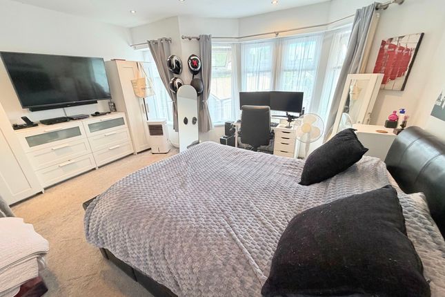 1 Gwyn Street, Pontypridd photo 5