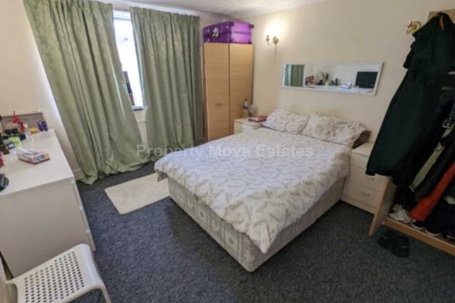 Thumbnail Semi-detached house to rent in St Peters Road, Reading