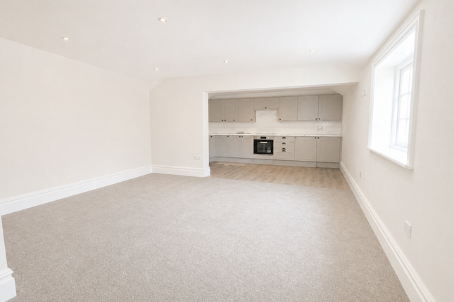Flat 4, 90-92, Newland Street, Witham photo 4
