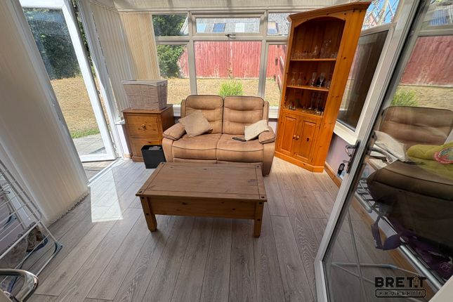 6, Triplestone  Close, Milford Haven photo 4