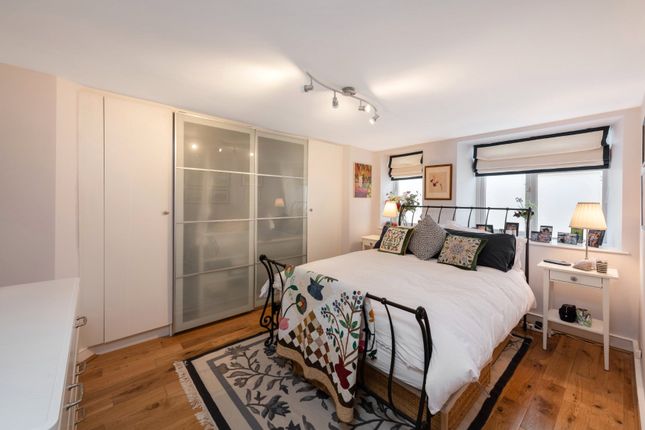 Flat for sale in Victoria Road, Queens Park, London