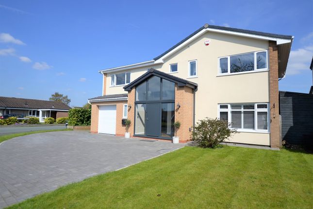 Thumbnail Detached house for sale in Bramhall Drive, Holmes Chapel, Crewe