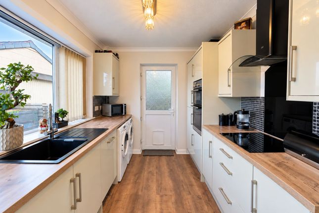 77 New Heys Way, Bolton photo 2