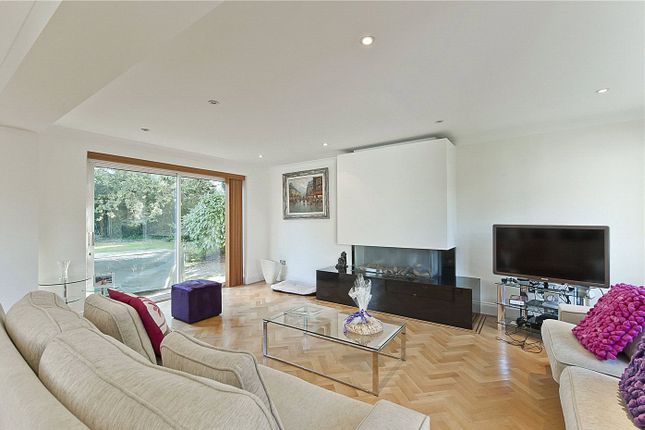 30, The Paddocks, Weybridge photo 4