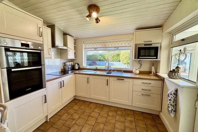 3, Ger-Y-Nant, Llanelli photo 4
