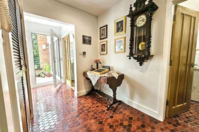 7 Eccleston Place, Salford photo 4