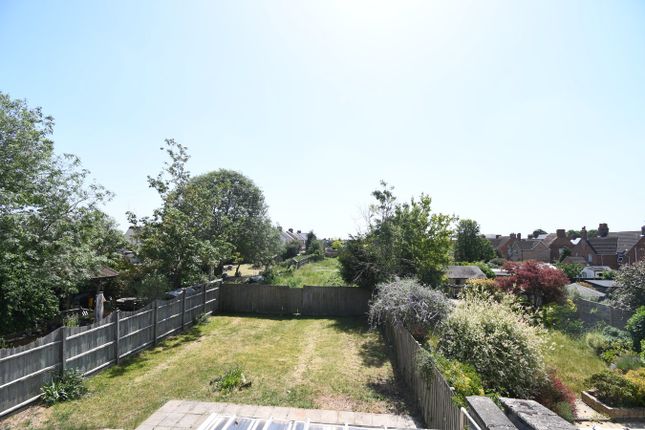 6, Foster Place, Bedford photo 3