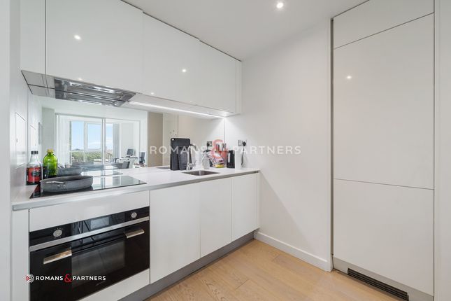 Flat 1005 Sky Gardens, 155, Wandsworth Road, London photo 4