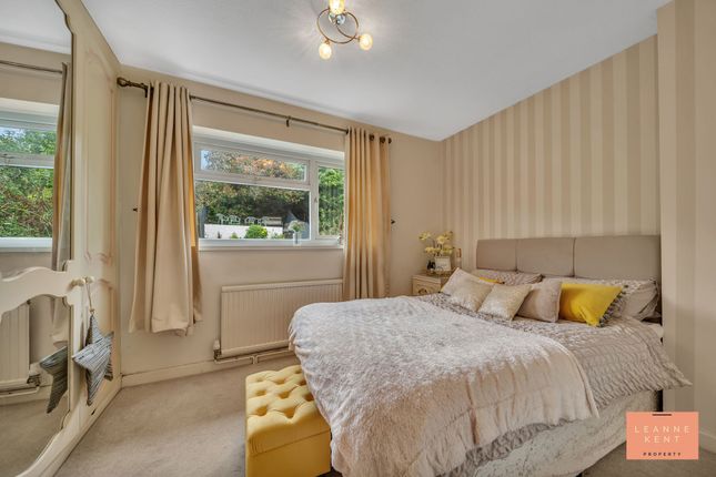 72 Glan-y-Ffordd, Cardiff photo 4