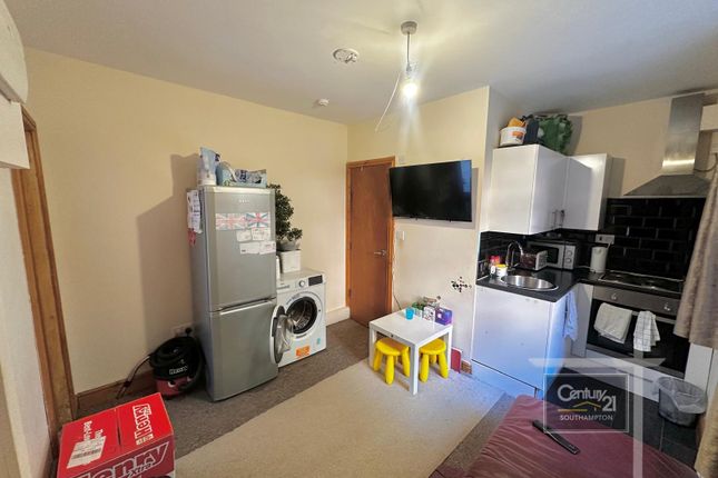 17, Wordsworth Road, SOUTHAMPTON photo 2