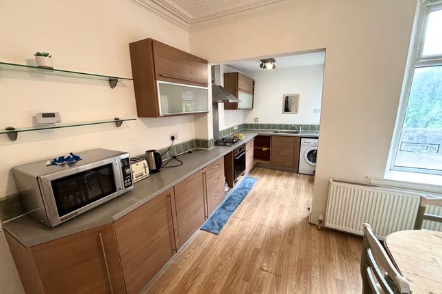 103, SHEFFIELD photo 4